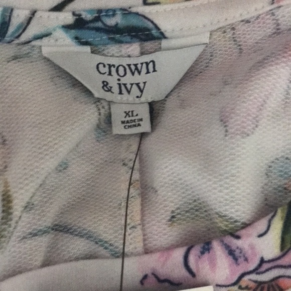 Crown & Ivy Short Sleeve Top with puffy sleeves size XL - Picture 5 of 6